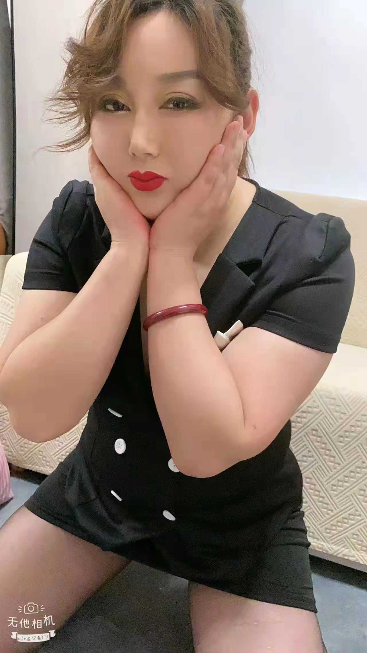 少妇，服务很不错的妹子