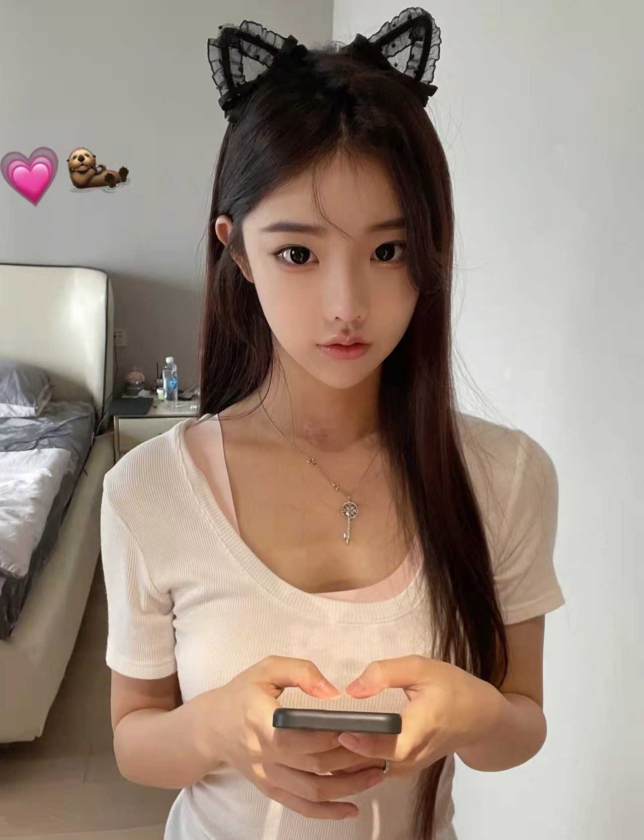 知性温柔成都大妞，肤白貌美，真人实照