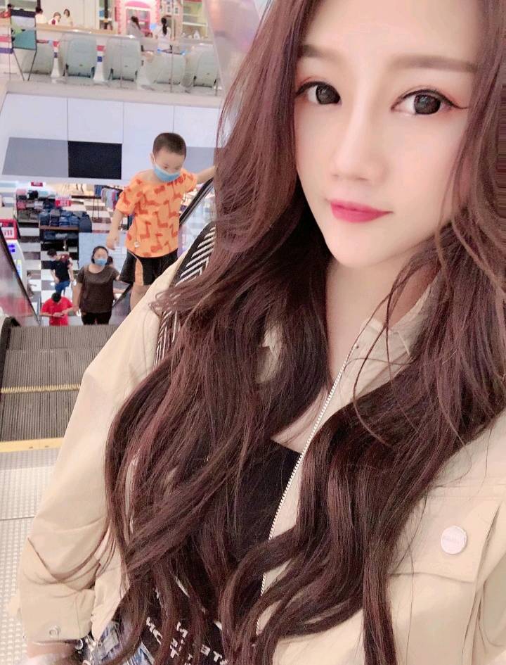 成都耍的真的很乖巧，特别会配合，也特别的会疼人