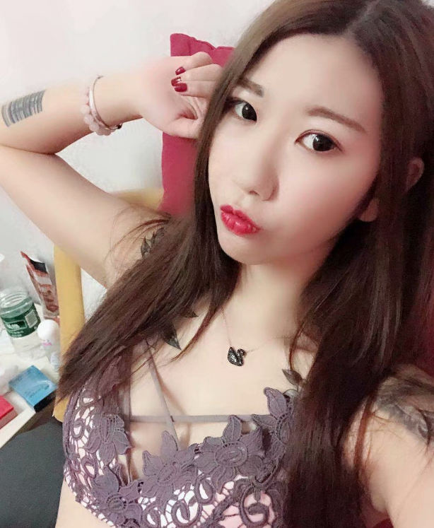 职场气质白领美女，谈吐不烦素质高，服务享受型