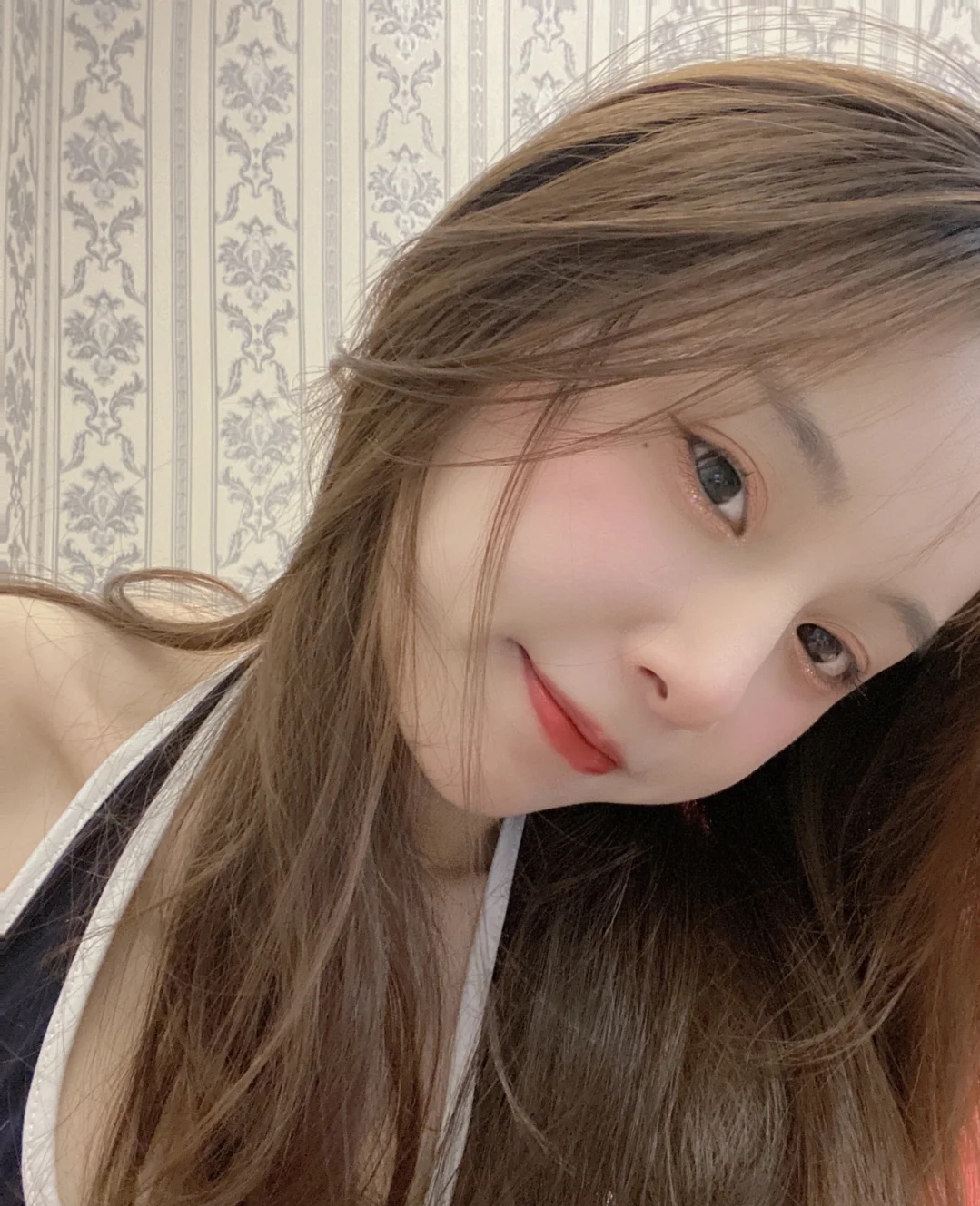 约炮极品嫩妹兔兔